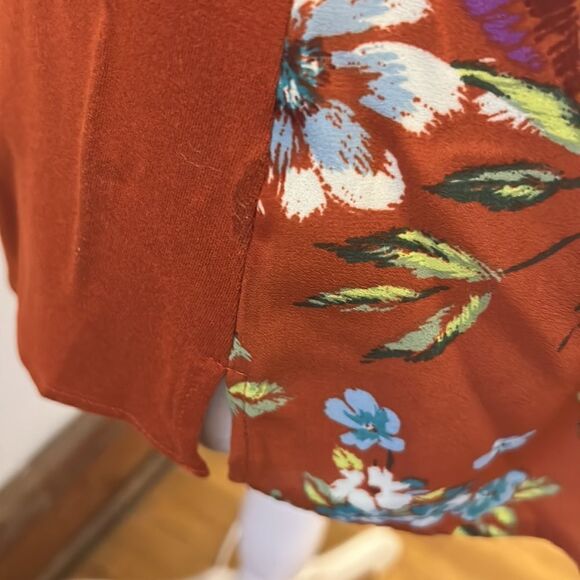 COPY - COPY - Daniel Rainn burnt orange floral mixed media sleeveless blouse Si… - Picture 4 of 10